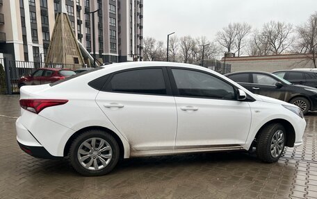 Hyundai Solaris II рестайлинг, 2021 год, 1 600 000 рублей, 8 фотография