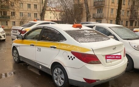 Hyundai Solaris II рестайлинг, 2016 год, 500 000 рублей, 3 фотография