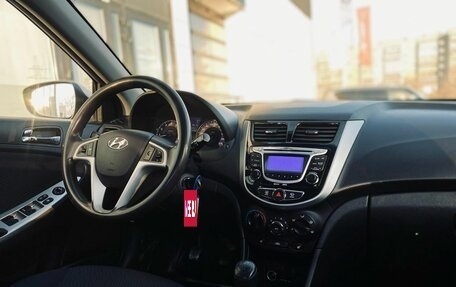 Hyundai Solaris II рестайлинг, 2012 год, 738 000 рублей, 12 фотография