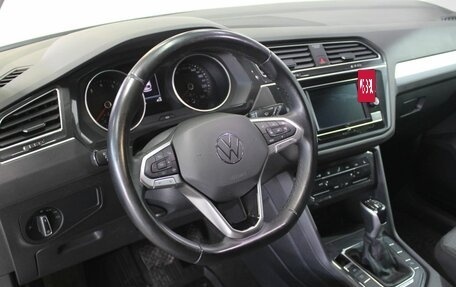 Volkswagen Tiguan II, 2021 год, 2 801 000 рублей, 17 фотография