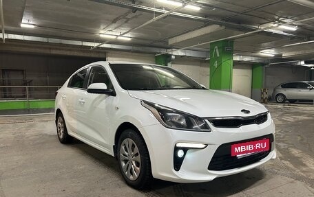 KIA Rio IV, 2018 год, 1 330 000 рублей, 2 фотография