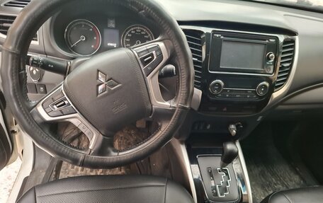 Mitsubishi L200 IV рестайлинг, 2017 год, 2 250 000 рублей, 3 фотография