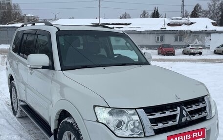 Mitsubishi Pajero IV, 2013 год, 3 000 000 рублей, 2 фотография