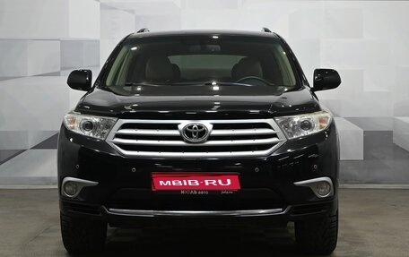 Toyota Highlander III, 2011 год, 2 250 000 рублей, 2 фотография