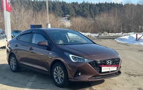 Hyundai Solaris II рестайлинг, 2021 год, 1 999 000 рублей, 2 фотография