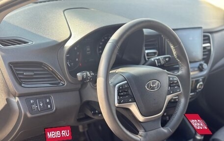 Hyundai Solaris II рестайлинг, 2021 год, 1 999 000 рублей, 15 фотография
