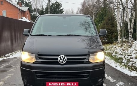 Volkswagen Multivan T5, 2010 год, 2 500 000 рублей, 2 фотография