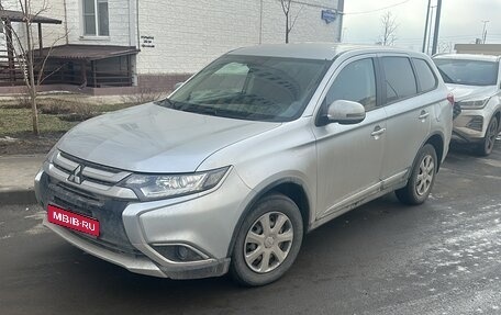 Mitsubishi Outlander III рестайлинг 3, 2018 год, 1 750 000 рублей, 1 фотография