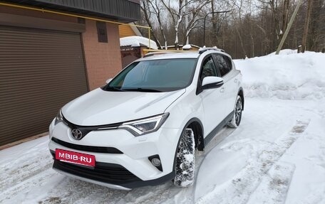 Toyota RAV4, 2019 год, 2 650 000 рублей, 3 фотография