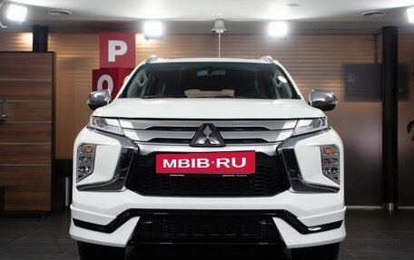 Mitsubishi Montero Sport, 2023 год, 6 150 000 рублей, 2 фотография