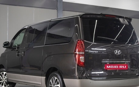 Hyundai Grand Starex Grand Starex I рестайлинг 2, 2018 год, 4 199 000 рублей, 7 фотография