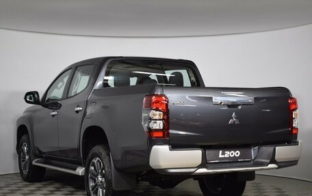 Mitsubishi L200 IV рестайлинг, 2024 год, 6 290 000 рублей, 6 фотография