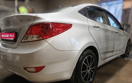 Hyundai Solaris II рестайлинг, 2013 год, 750 000 рублей, 8 фотография