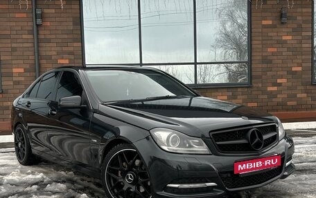 Mercedes-Benz C-Класс, 2011 год, 1 680 000 рублей, 2 фотография