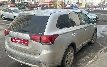 Mitsubishi Outlander III рестайлинг 3, 2018 год, 1 750 000 рублей, 3 фотография