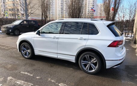 Volkswagen Tiguan II, 2019 год, 3 990 000 рублей, 7 фотография