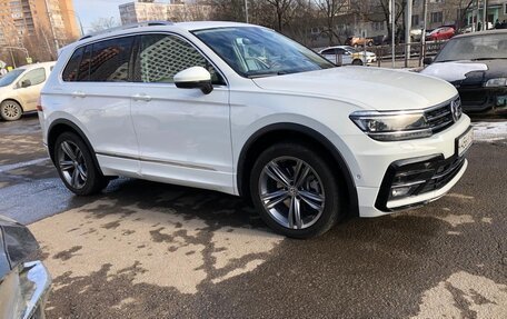 Volkswagen Tiguan II, 2019 год, 3 990 000 рублей, 3 фотография