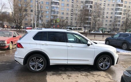 Volkswagen Tiguan II, 2019 год, 3 990 000 рублей, 2 фотография