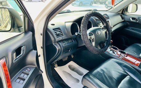 Toyota Highlander III, 2012 год, 2 529 000 рублей, 10 фотография