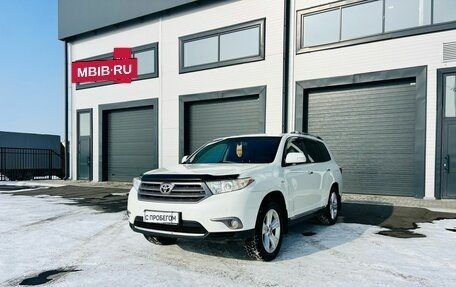 Toyota Highlander III, 2012 год, 2 529 000 рублей, 2 фотография