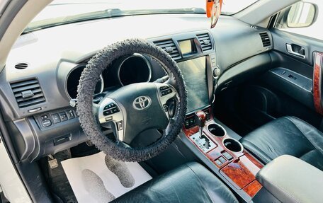 Toyota Highlander III, 2012 год, 2 529 000 рублей, 11 фотография
