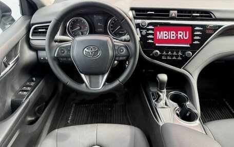 Toyota Camry, 2018 год, 2 330 000 рублей, 8 фотография