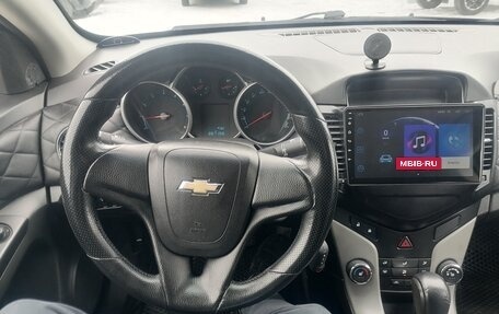 Chevrolet Cruze II, 2011 год, 690 000 рублей, 13 фотография