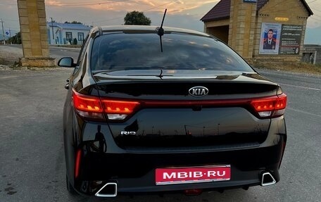 KIA Rio IV, 2021 год, 1 880 000 рублей, 1 фотография