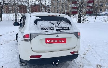 Mitsubishi Outlander III рестайлинг 3, 2013 год, 1 470 000 рублей, 3 фотография