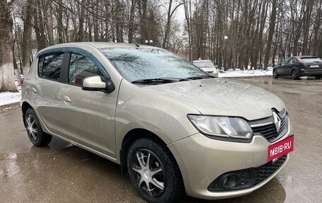 Renault Sandero II рестайлинг, 2015 год, 699 999 рублей, 8 фотография