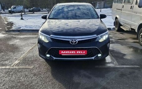 Toyota Camry, 2017 год, 2 250 000 рублей, 6 фотография