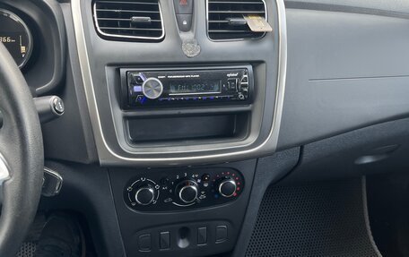 Renault Logan II, 2019 год, 800 000 рублей, 12 фотография