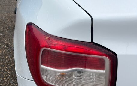 Renault Logan II, 2019 год, 800 000 рублей, 15 фотография