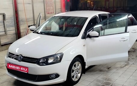 Volkswagen Polo VI (EU Market), 2013 год, 650 000 рублей, 4 фотография