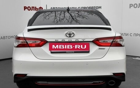 Toyota Camry, 2018 год, 2 850 000 рублей, 6 фотография