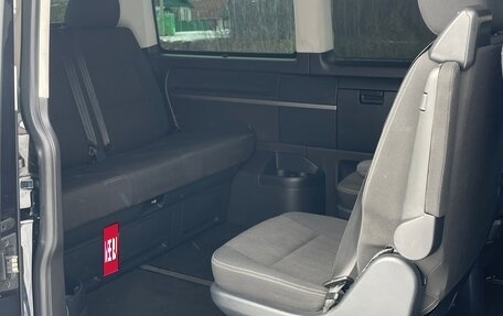 Volkswagen Multivan T6 рестайлинг, 2016 год, 3 150 000 рублей, 9 фотография