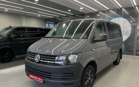 Volkswagen Caravelle T6 рестайлинг, 2018 год, 3 630 000 рублей, 1 фотография