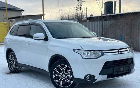 Mitsubishi Outlander III рестайлинг 3, 2014 год, 1 675 000 рублей, 7 фотография