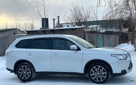 Mitsubishi Outlander III рестайлинг 3, 2014 год, 1 675 000 рублей, 6 фотография