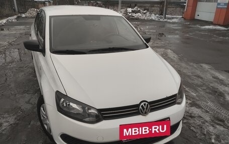 Volkswagen Polo VI (EU Market), 2013 год, 740 000 рублей, 3 фотография