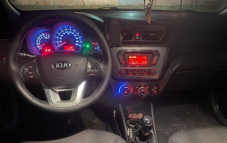 KIA Rio III рестайлинг, 2015 год, 955 000 рублей, 6 фотография