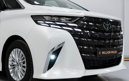 Toyota Alphard, 2024 год, 15 400 000 рублей, 2 фотография