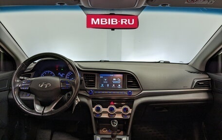 Hyundai Elantra VI рестайлинг, 2019 год, 1 750 000 рублей, 14 фотография