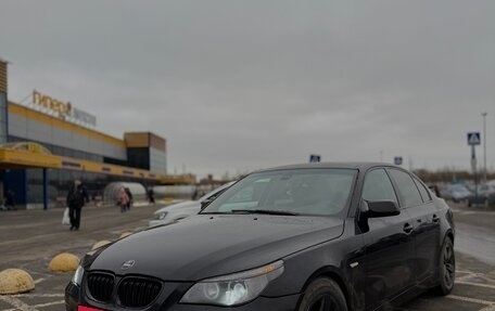 BMW 5 серия, 2004 год, 950 000 рублей, 8 фотография