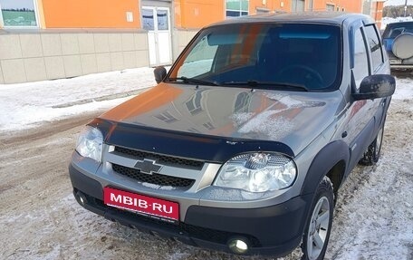 Chevrolet Niva I рестайлинг, 2015 год, 560 000 рублей, 1 фотография