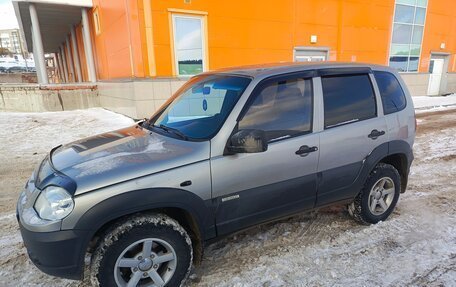 Chevrolet Niva I рестайлинг, 2015 год, 560 000 рублей, 10 фотография