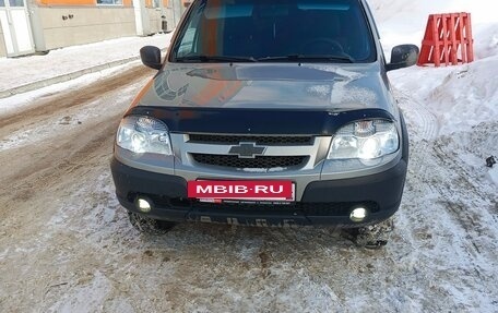 Chevrolet Niva I рестайлинг, 2015 год, 560 000 рублей, 8 фотография