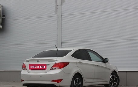 Hyundai Solaris II рестайлинг, 2015 год, 945 000 рублей, 2 фотография