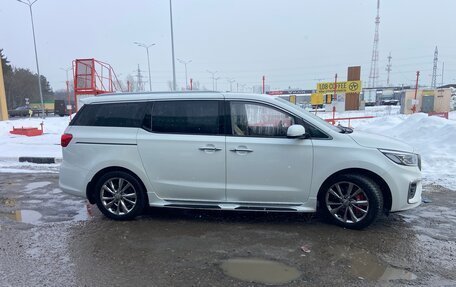 KIA Carnival III, 2019 год, 3 560 000 рублей, 4 фотография