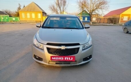 Chevrolet Cruze II, 2011 год, 800 000 рублей, 3 фотография